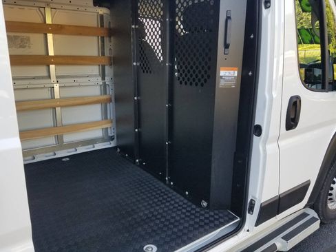 Used 2025 RAM ProMaster 2500 w/ U-Haul Equipment Group FWD image 15