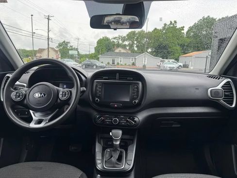 Used 2021 Kia Soul S FWD image 9
