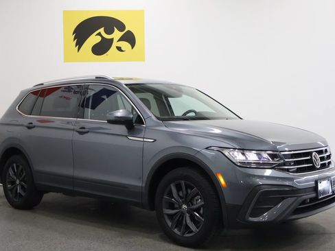 Used 2023 Volkswagen Tiguan SE image 6
