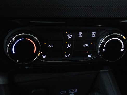 Certified 2026 Chevrolet TrailBlazer LT w/ LT Cold Weather Package FWD image 14