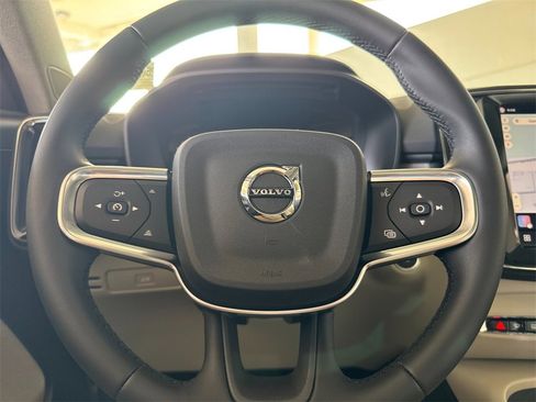 New 2026 Volvo XC40 B5 Ultra image 23