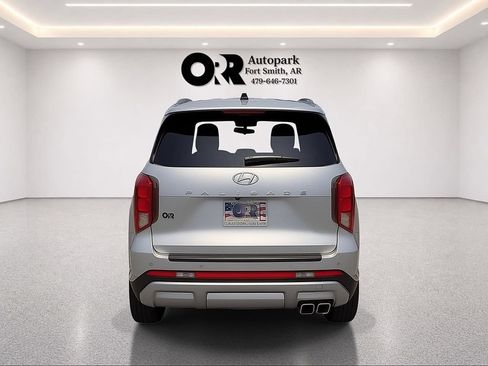 Used 2024 Hyundai Palisade Limited FWD image 20