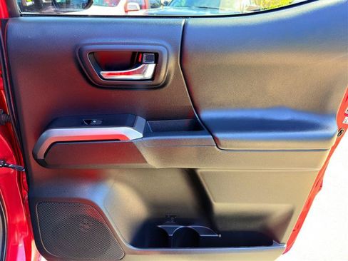 Used 2018 Toyota Tacoma Limited AWD/4WD image 21