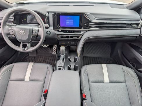 Used 2026 Toyota Camry SE w/ Convenience Package FWD image 4