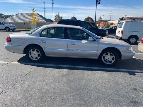 Used 2001 Lincoln Continental FWD image 3