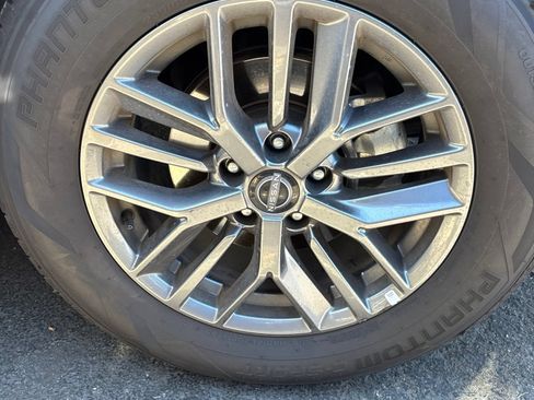 Used 2024 Nissan Rogue S AWD/4WD image 16