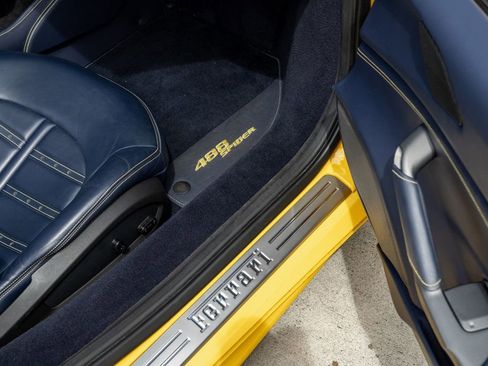 Used 2017 Ferrari 488 Spider image 26