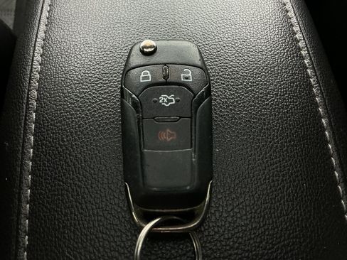 Used 2014 Ford Fusion SE w/ Equipment Group 202A FWD image 20