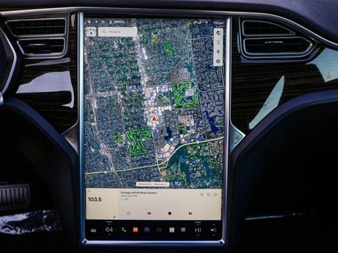 Used 2015 Tesla Model S 85D image 18