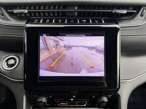 Used 2024 Jeep Grand Cherokee L Laredo image 22