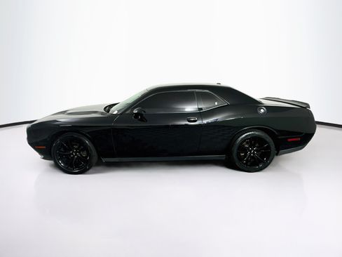 Used 2018 Dodge Challenger SXT w/ Blacktop Package RWD image 4