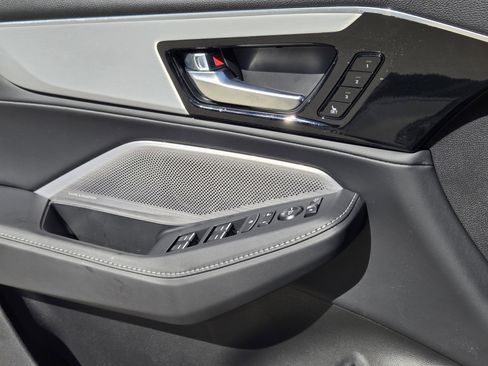 Certified 2025 Acura MDX w/ Technology Package image 23