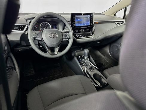 Used 2022 Toyota Corolla LE image 18