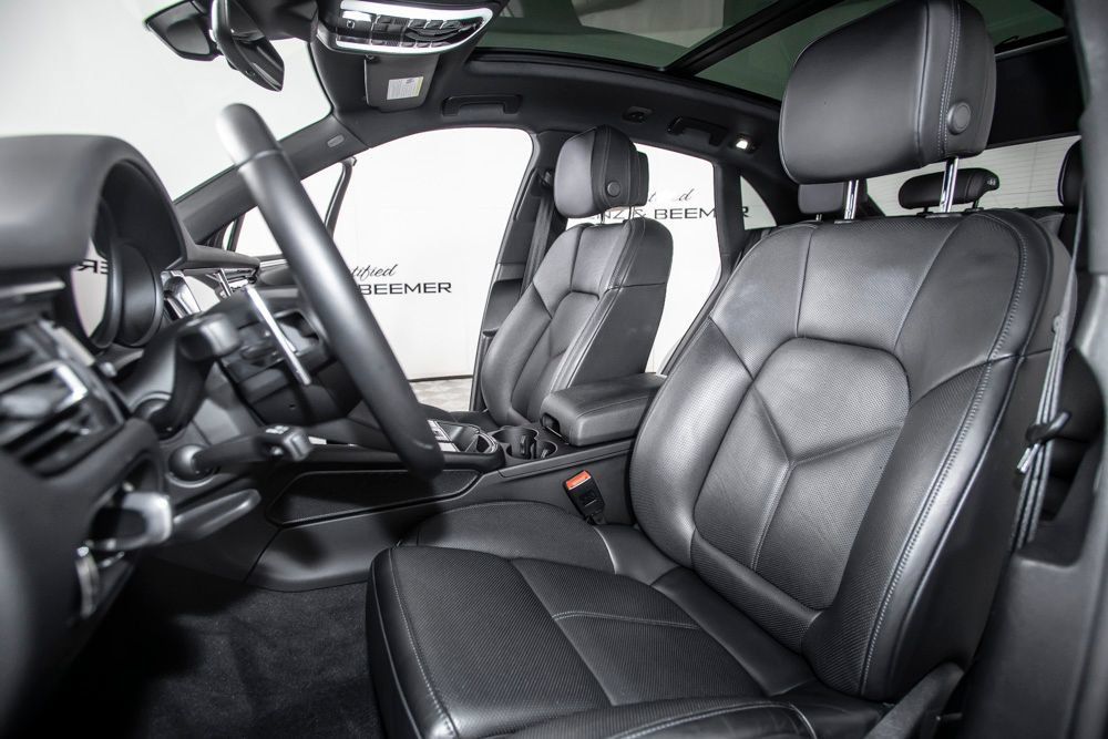Used 2025 Porsche Macan Turbo AWD/4WD image 15