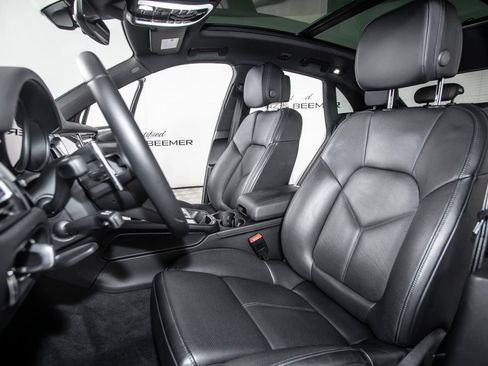 Used 2025 Porsche Macan Turbo AWD/4WD image 15