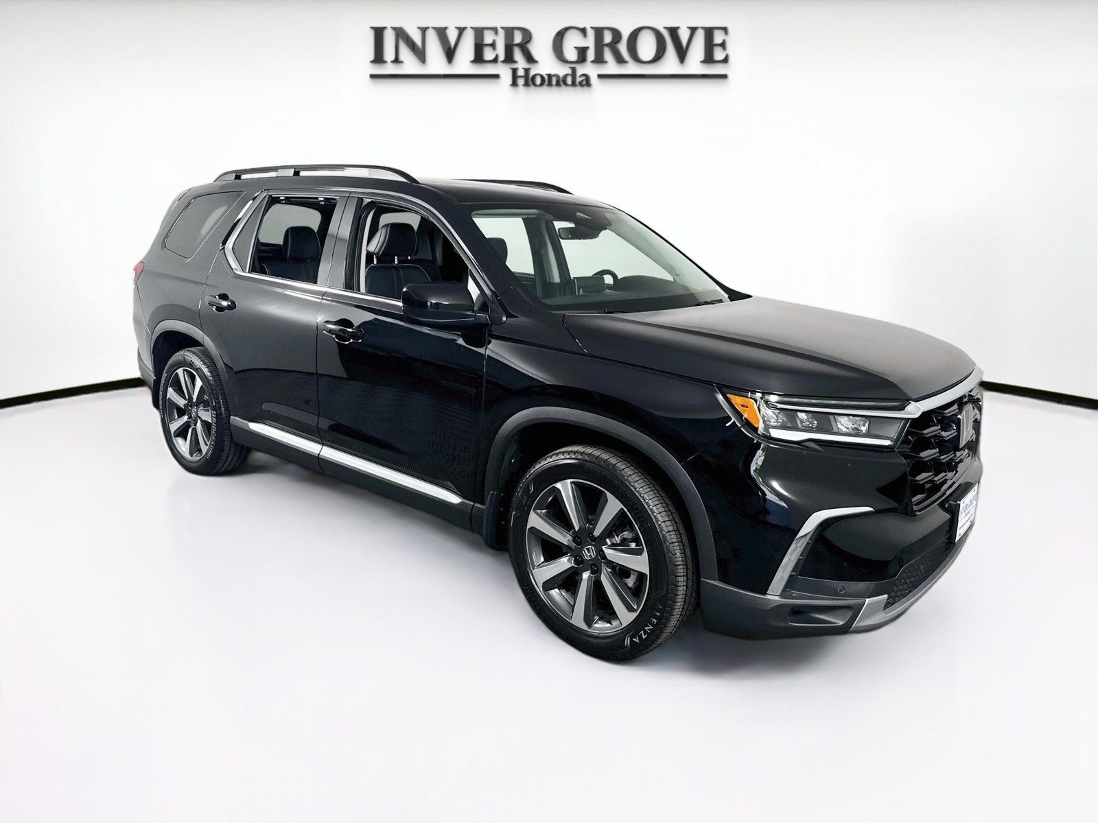 Used 2025 Honda Pilot Elite image 3