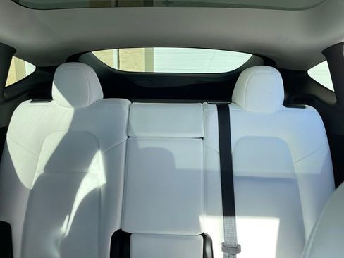 Used 2023 Tesla Model Y Performance image 31