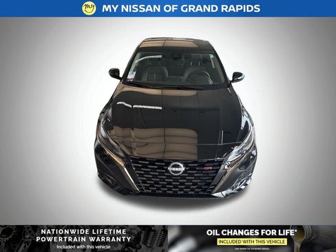 New 2025 Nissan Altima 2.5 SR image 24