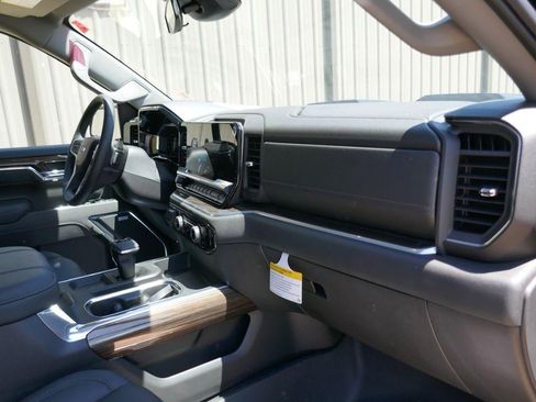 New 2026 Chevrolet Silverado 1500 LT Trail Boss w/ LT Trail Boss Premium Package AWD/4WD image 14