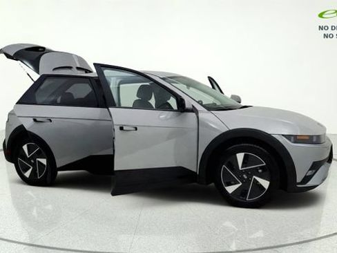 Used 2025 Hyundai Ioniq 5 SE RWD image 9