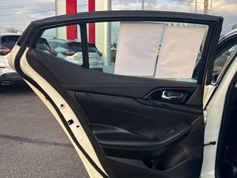 Used 2021 Nissan Maxima Platinum w/ Sport Mat Group image 12