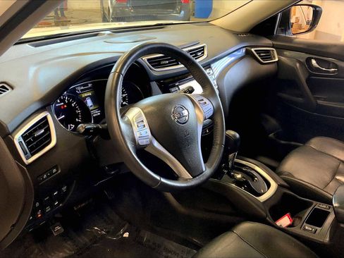 Used 2016 Nissan Rogue SL w/ SL Premium Package image 18