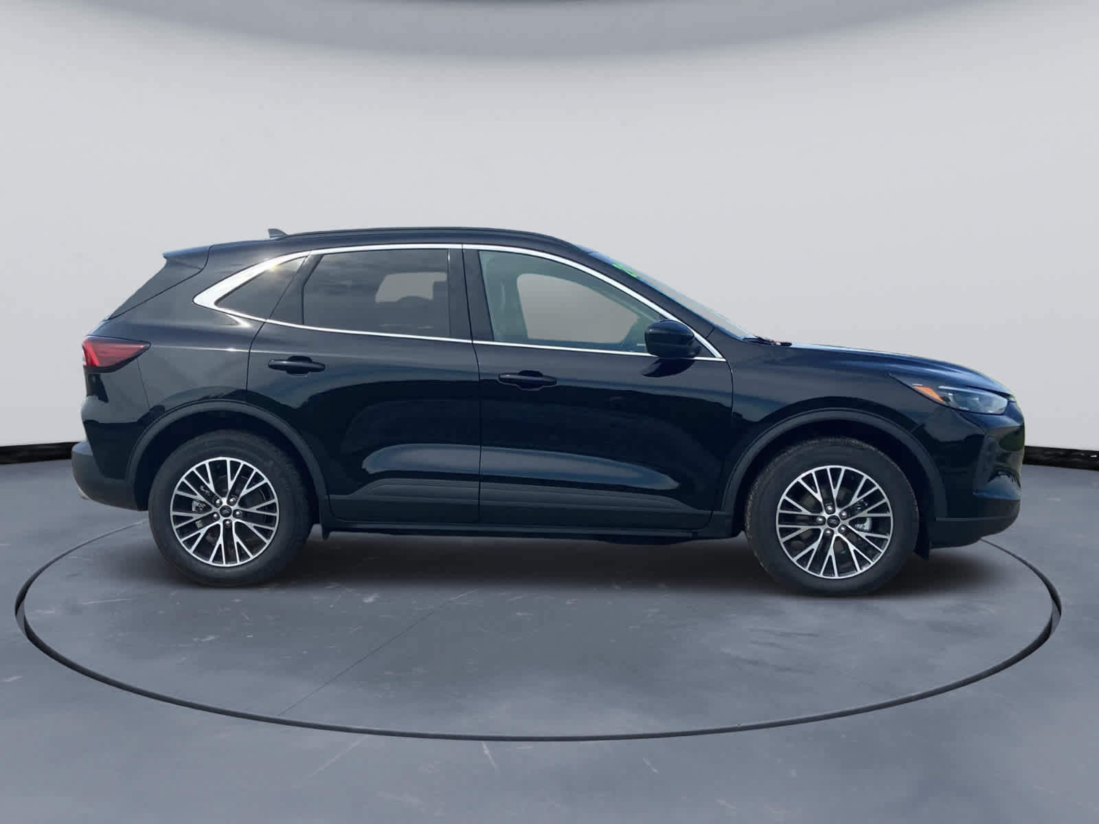 Used 2026 Ford Escape SE w/ PHEV Premium Package FWD image 3