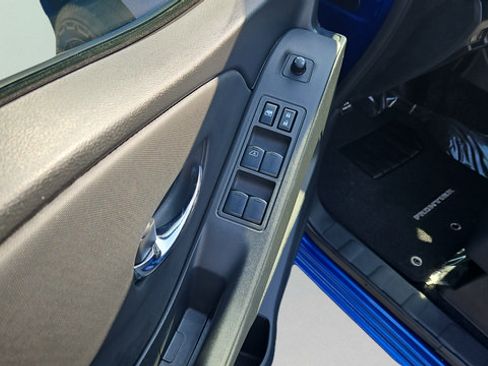Certified 2024 Nissan Frontier SV AWD/4WD image 9