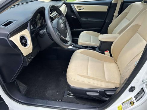 Used 2017 Toyota Corolla LE w/ Carpet Mat Package (TMS) FWD image 18