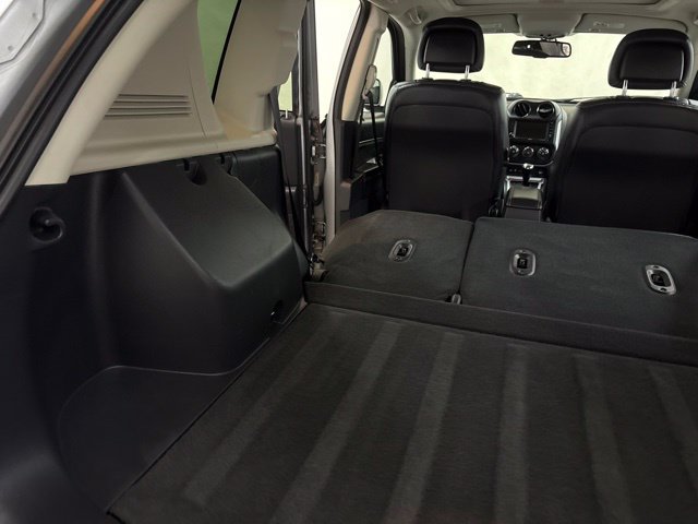 Used 2016 Jeep Compass High Altitude FWD image 13