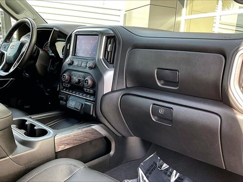 Used 2022 Chevrolet Silverado 2500 LTZ w/ Z71 Chrome Sport Edition image 16