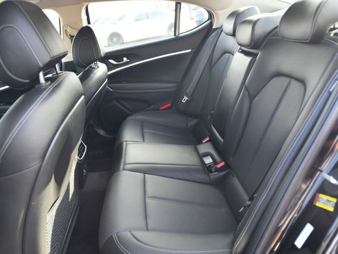 Used 2025 Genesis G70 2.5T RWD image 10