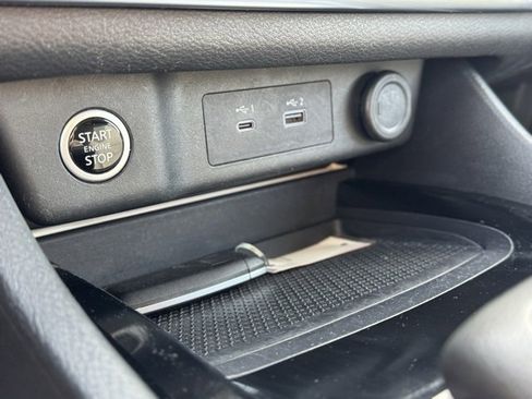 Used 2023 Nissan Rogue S image 18