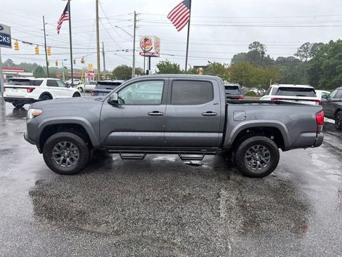 Used 2023 Toyota Tacoma SR5 w/ Technology Package AWD/4WD image 4