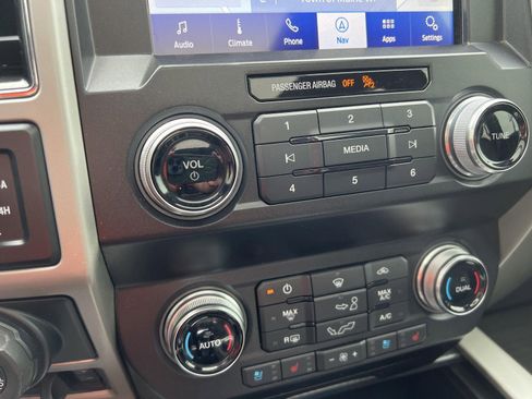 Used 2020 Ford F150 Lariat w/ Equipment Group 502A Luxury AWD/4WD image 18