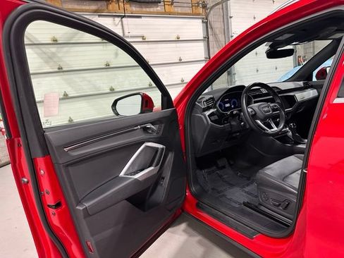 Used 2021 Audi Q3 2.0T Premium w/ Convenience Package AWD/4WD image 12