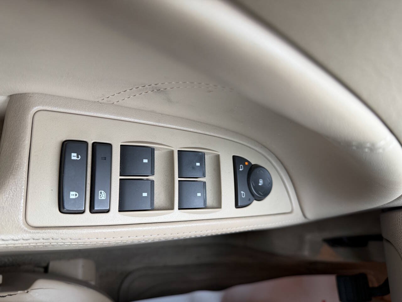 Used 2009 Buick Lucerne CXL FWD image 19