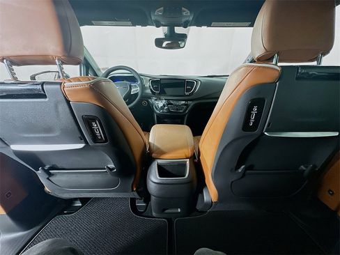 New 2026 Chrysler Pacifica Pinnacle image 22