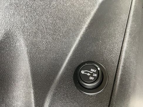 Used 2020 Chevrolet Equinox LT image 16