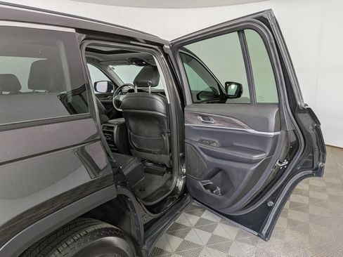 Used 2024 Jeep Grand Cherokee Limited AWD/4WD image 38