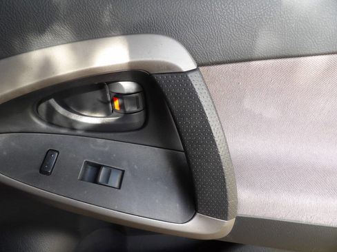 Used 2006 Toyota RAV4 2WD image 28