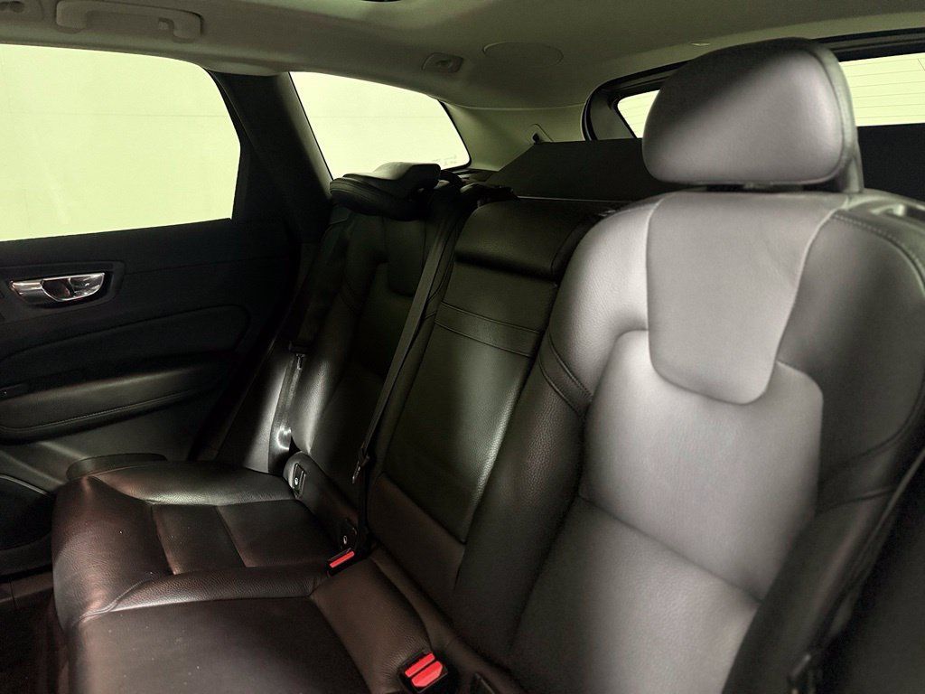 Used 2019 Volvo XC60 T6 Inscription AWD/4WD image 24