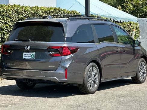 New 2026 Honda Odyssey Touring image 4