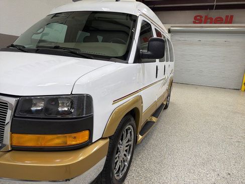 Used 2014 GMC Savana 1500 image 10