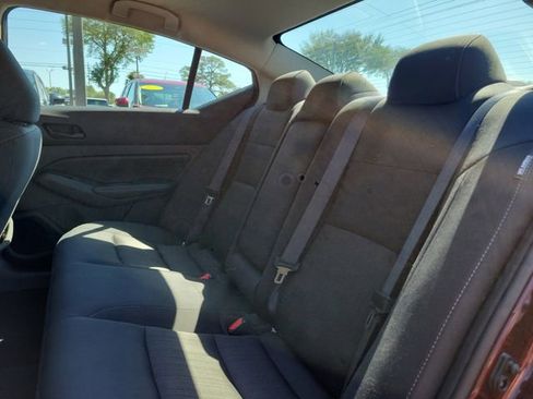 Used 2024 Nissan Altima 2.5 SV FWD image 10