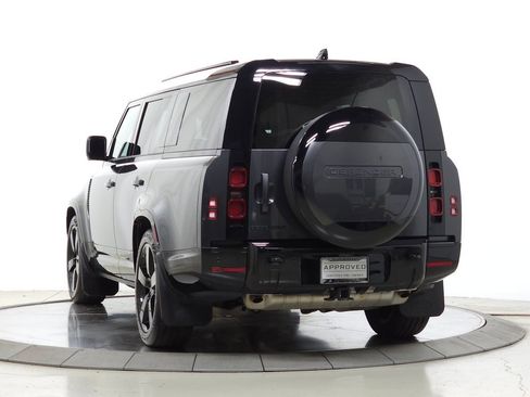 Certified 2025 Land Rover Defender 130 X-Dynamic SE AWD/4WD image 3