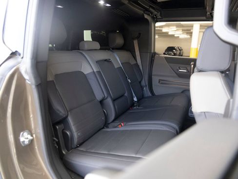 Used 2025 GMC Hummer EV 3X AWD/4WD image 23
