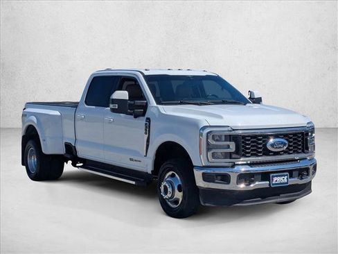 Certified 2023 Ford F350 Lariat w/ FX4 Off-Road Package AWD/4WD image 3