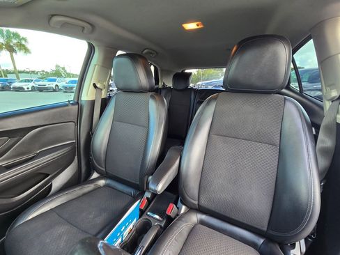 Used 2019 Buick Encore Sport Touring image 25