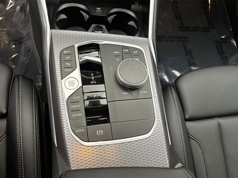 New 2026 BMW 330i xDrive Sedan w/ Convenience Package image 23